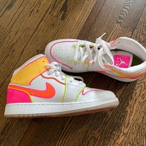 Air Jordan 1s in 6y which is equivalent to a womens 7.5